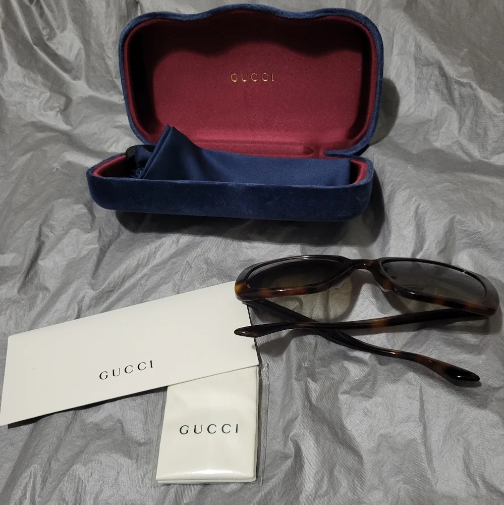 Gucci Oversized Tortoiseshell Square Sunglasses